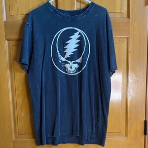 Lucky Brand Grateful Dead Gray Short Sleeve Tee with Lightning Skull Graphic